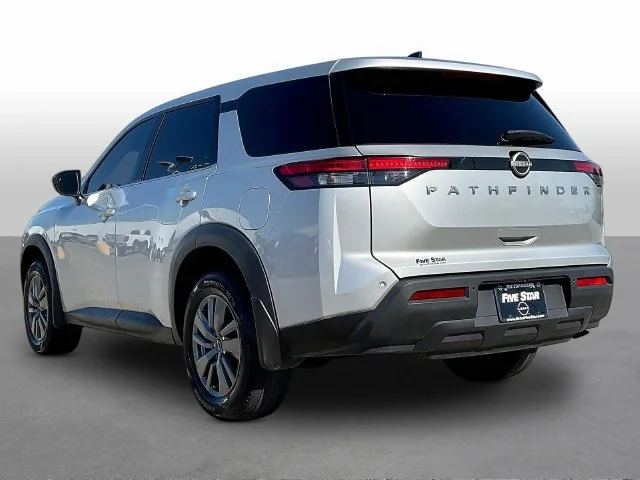 Used 2025 Silver Nissan S image 5