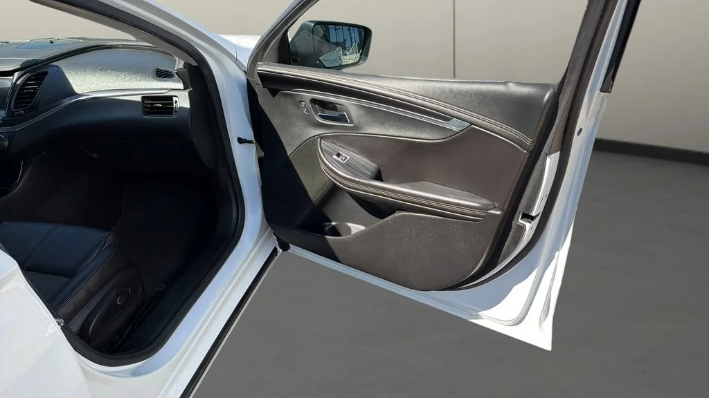 Used 2017 SUMMIT WHITE Chevrolet LT image 16