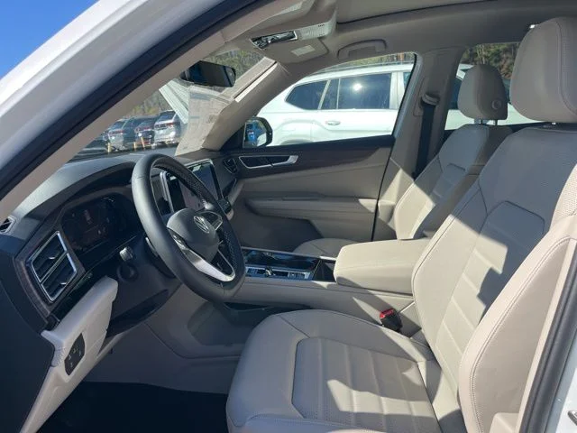 New 2026 White/off-white Volkswagen 2.0T SEL image 7