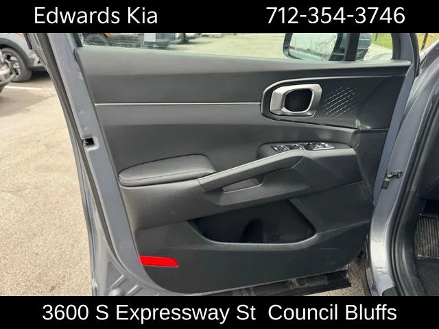 2025 Kia Sorento S - Photo 17