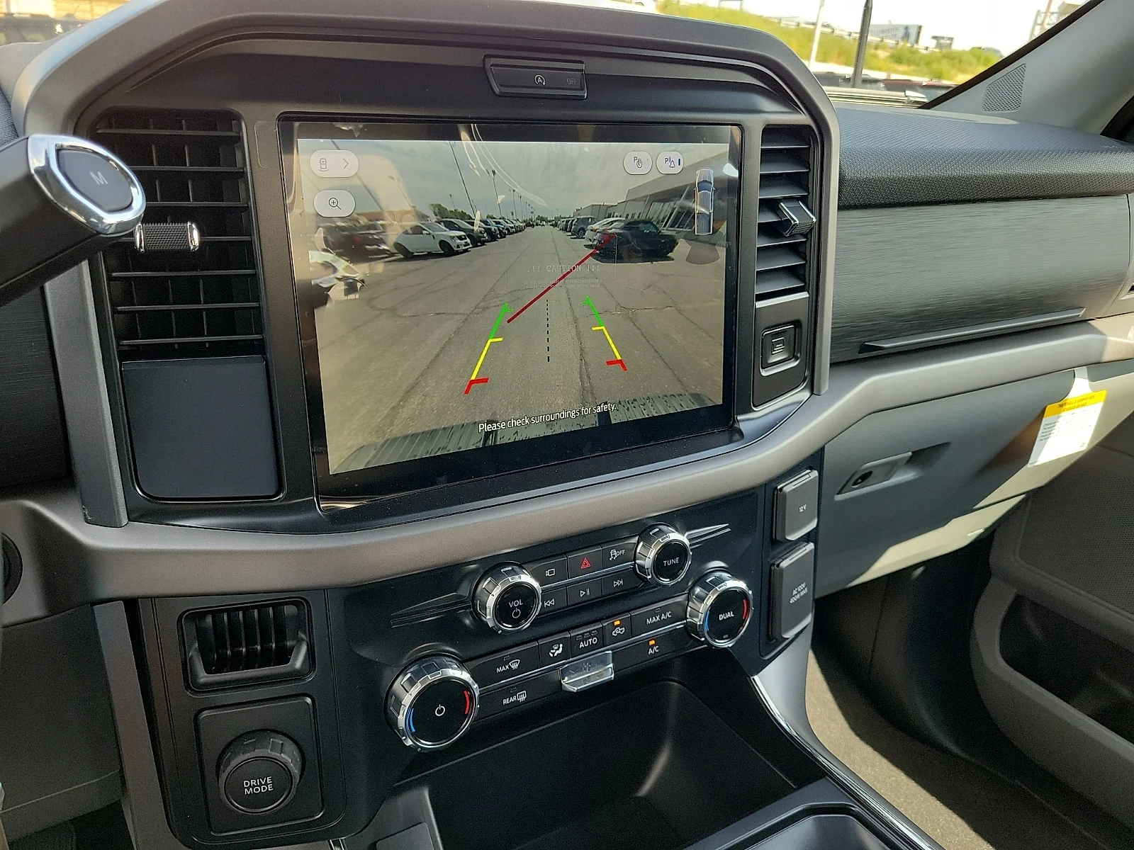 New 2026 Oxford White Ford XLT image 14
