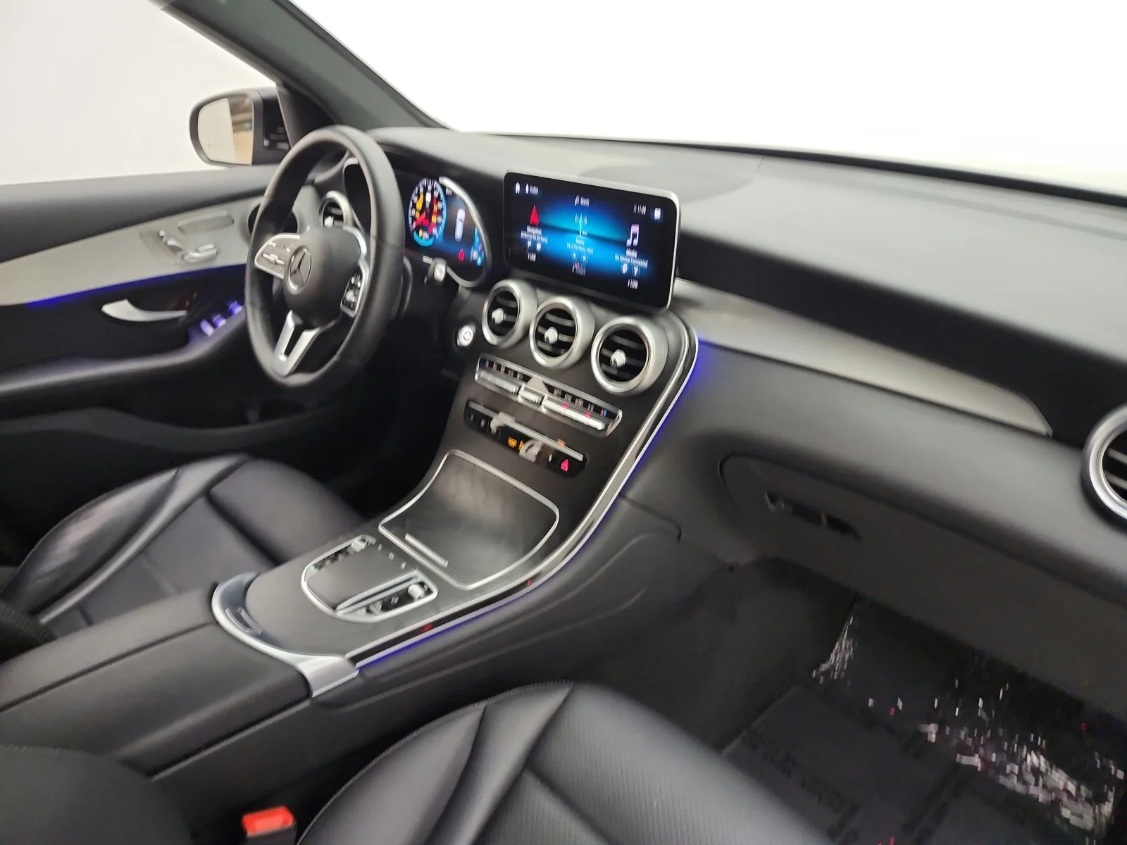 Used 2022 Black Mercedes-Benz GLC 300 SUV image 28