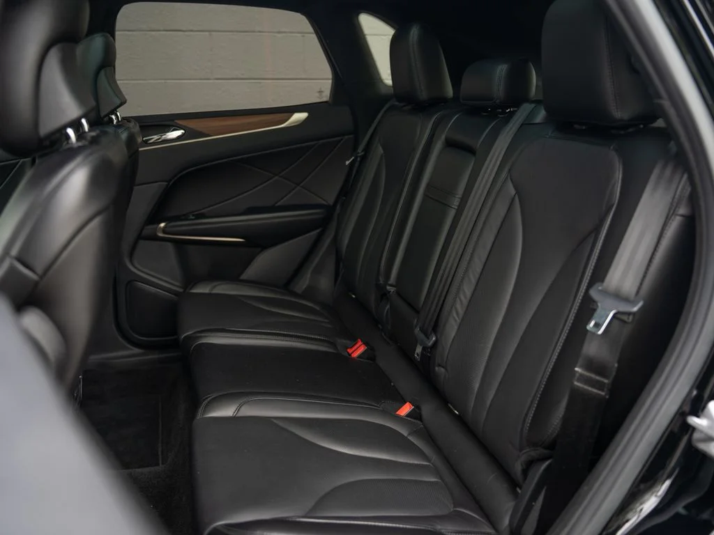 Used 2017 Black Lincoln Reserve image 18