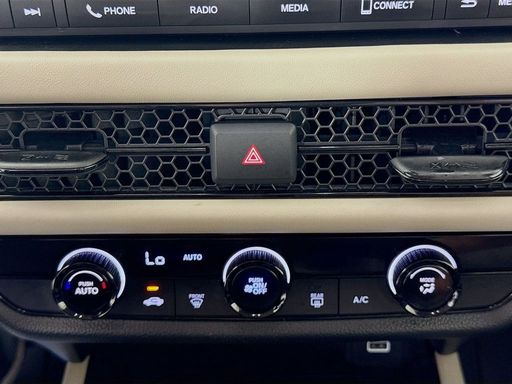 Used 2023 Silver Honda LX image 18