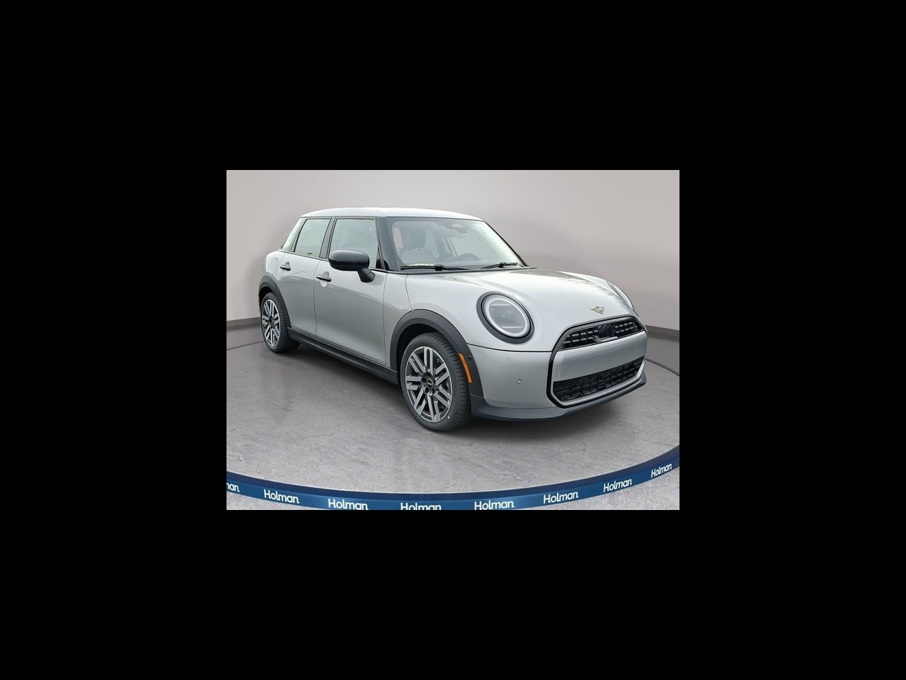 New 2026 Silver MINI Signature Plus image 2