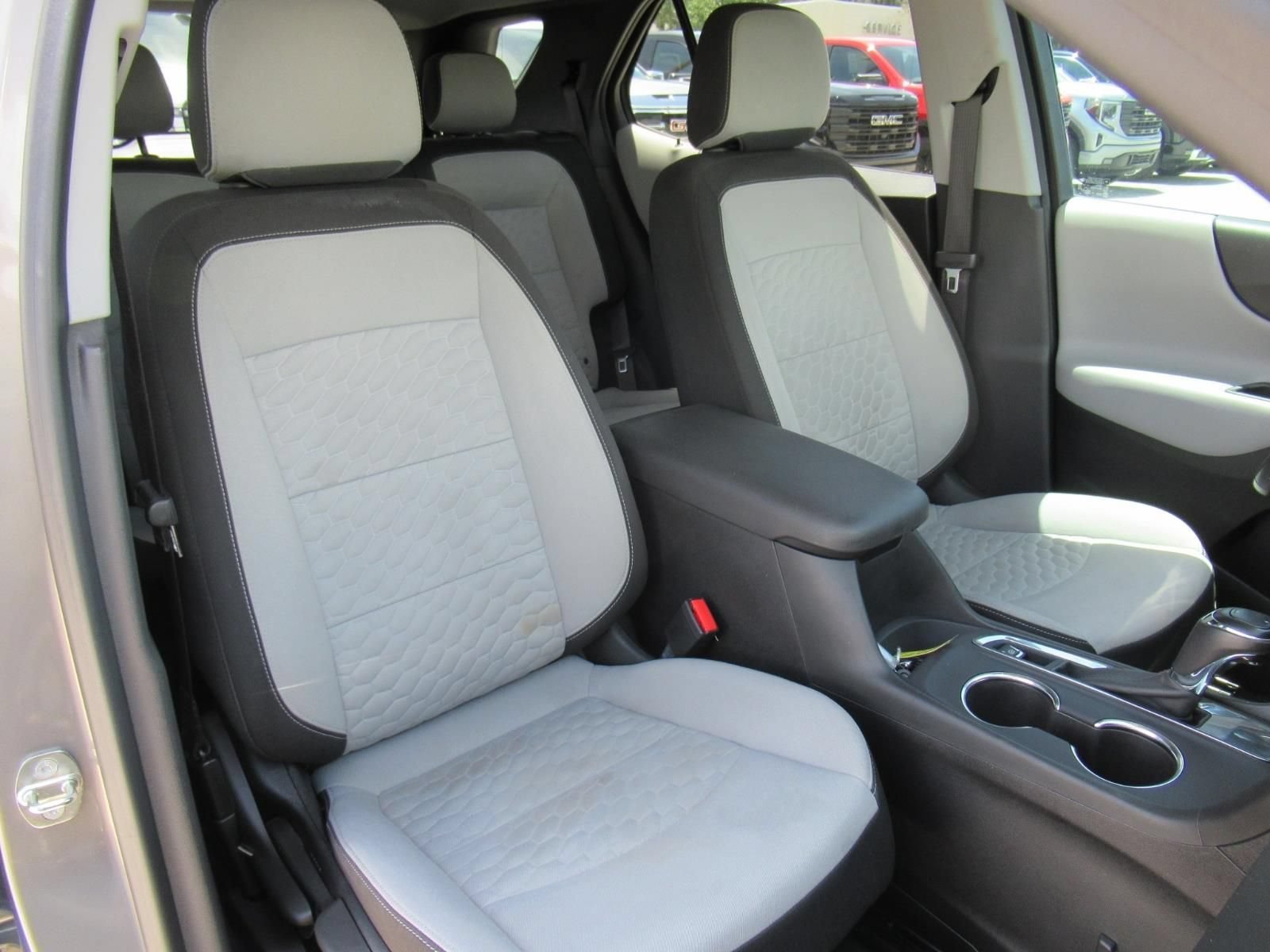 Used 2018 PEPPERDUST METALLIC Chevrolet LT image 9