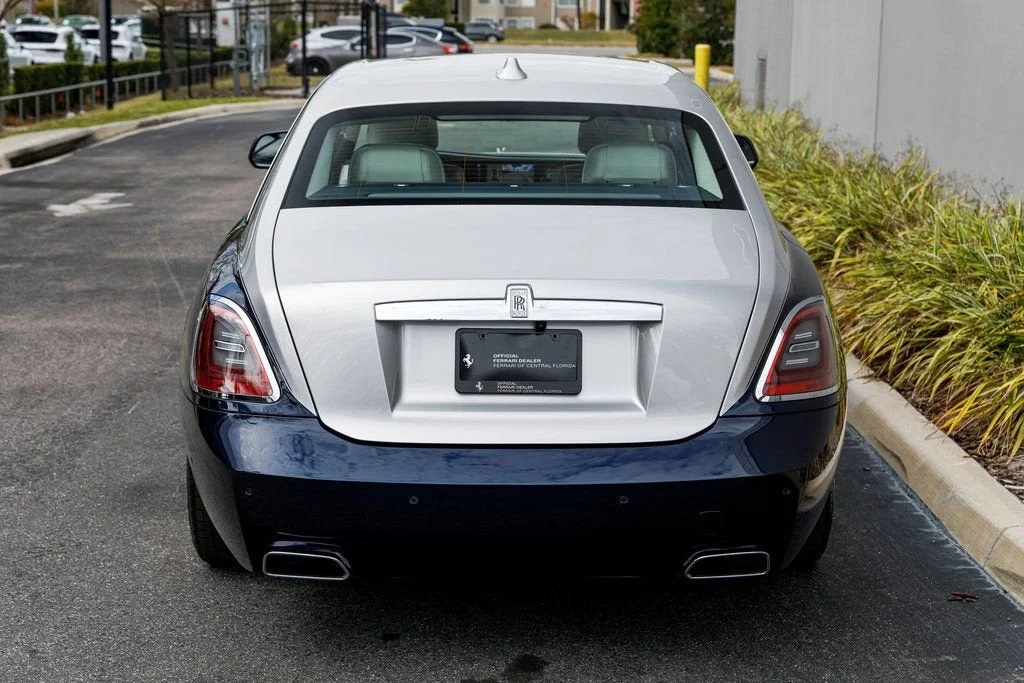 Used 2021 Midnight Sapphire Rolls-Royce  image 4