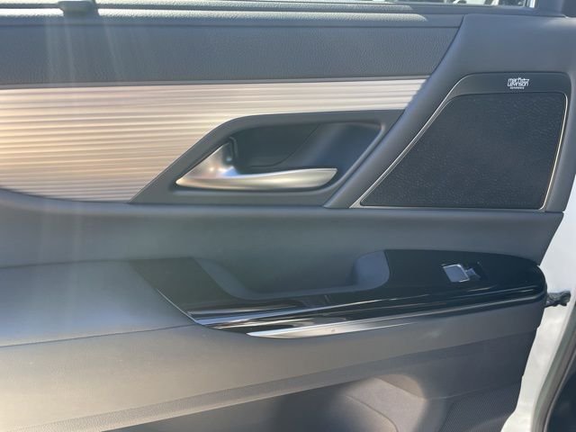 2026 Lexus LX 700h F-Sport - Photo 23