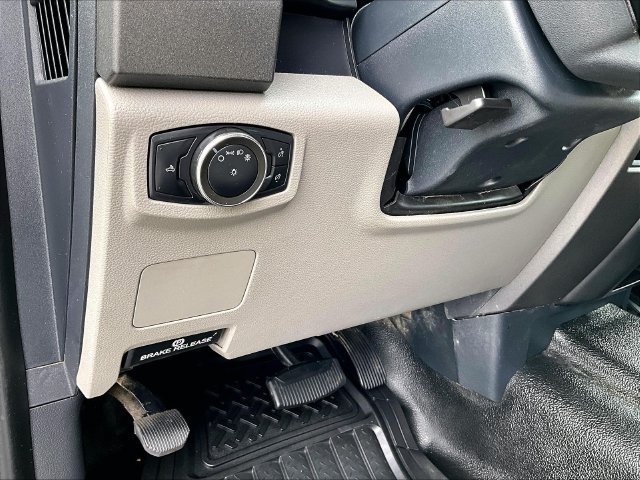 Used 2022 Silver Metallic Ford XL image 29