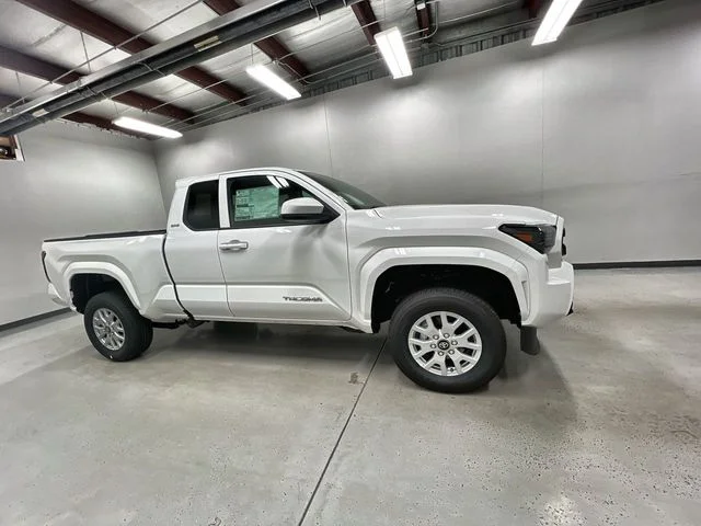 2026 Toyota Tacoma SR5 - Photo 9