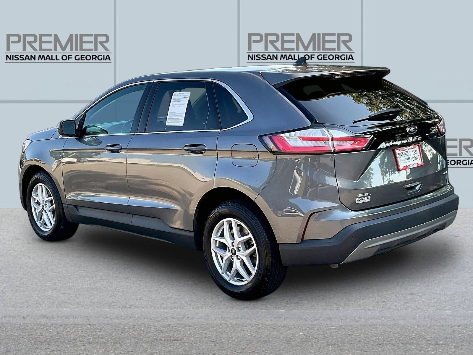 Used 2024 Gray Ford SEL image 5
