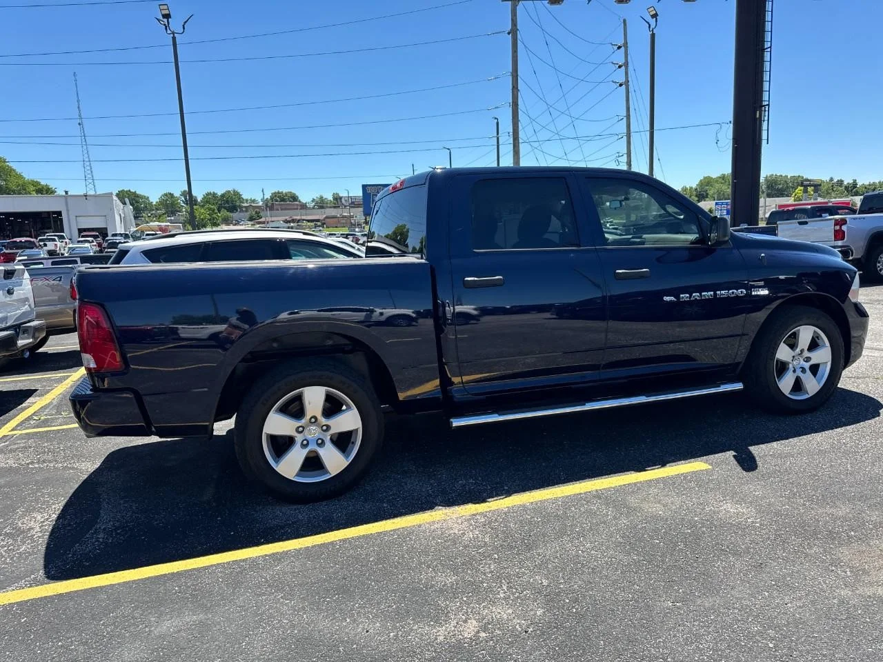 Used 2012 True Blue Pearlcoat Ram 2WD Crew Cab 140.5" Express image 9
