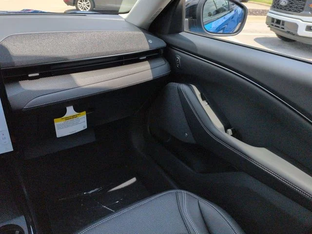 New 2026 Velocity Blue Metallic Ford Premium image 17
