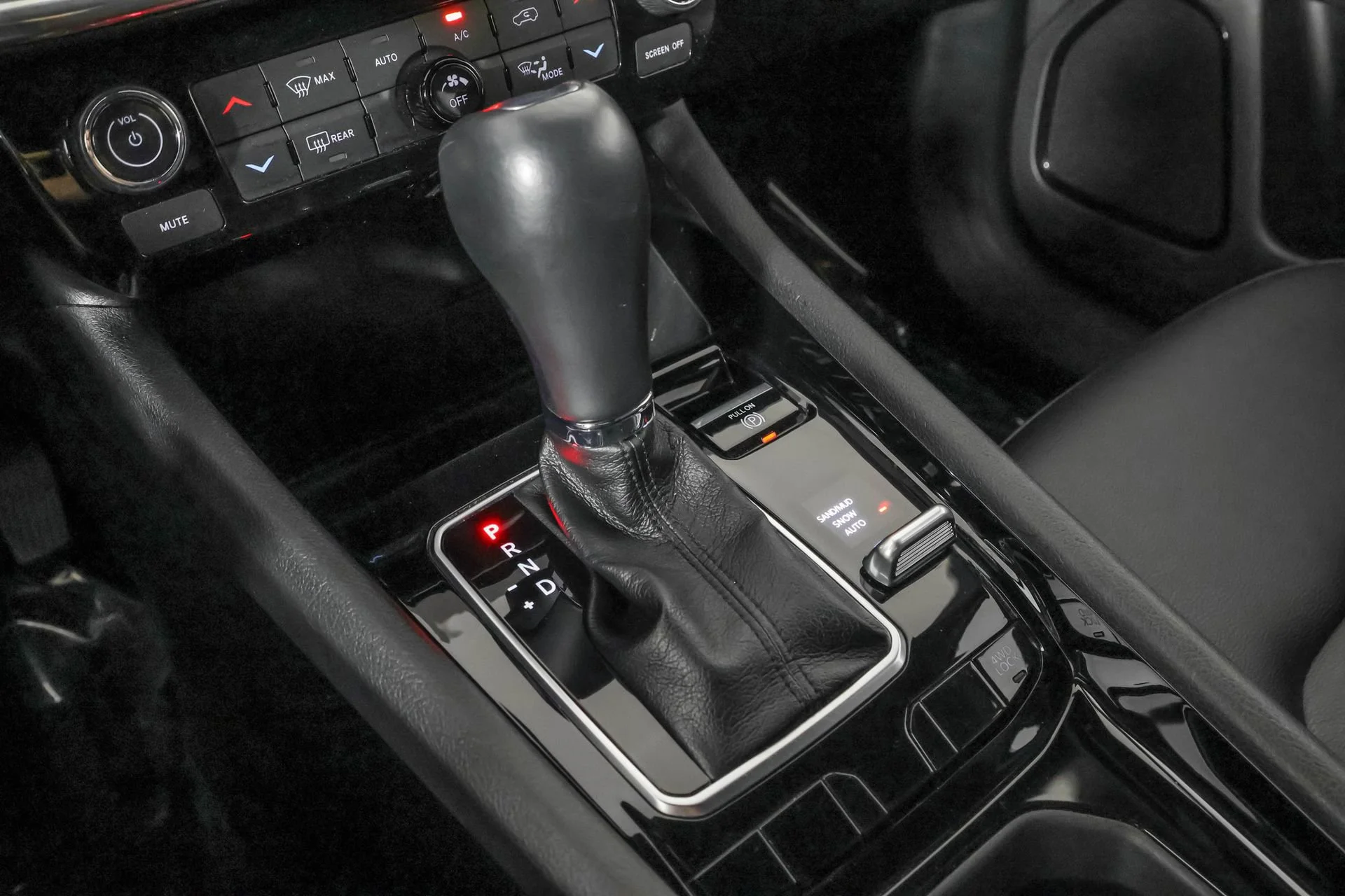 Used 2023 Blue Jeep Limited image 31