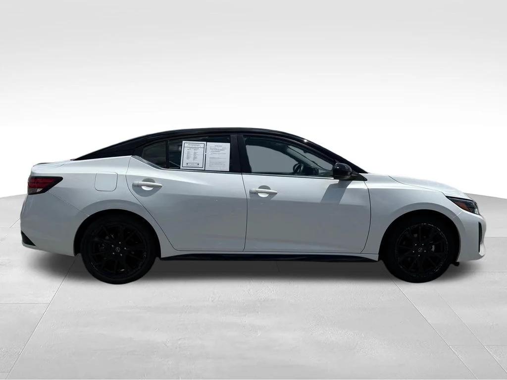 Used 2025 White Nissan SR image 30