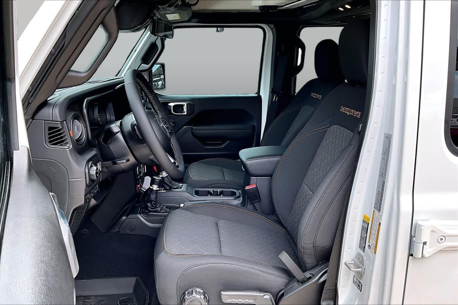 New 2026 Bright White Clearcoat Jeep Mojave image 10