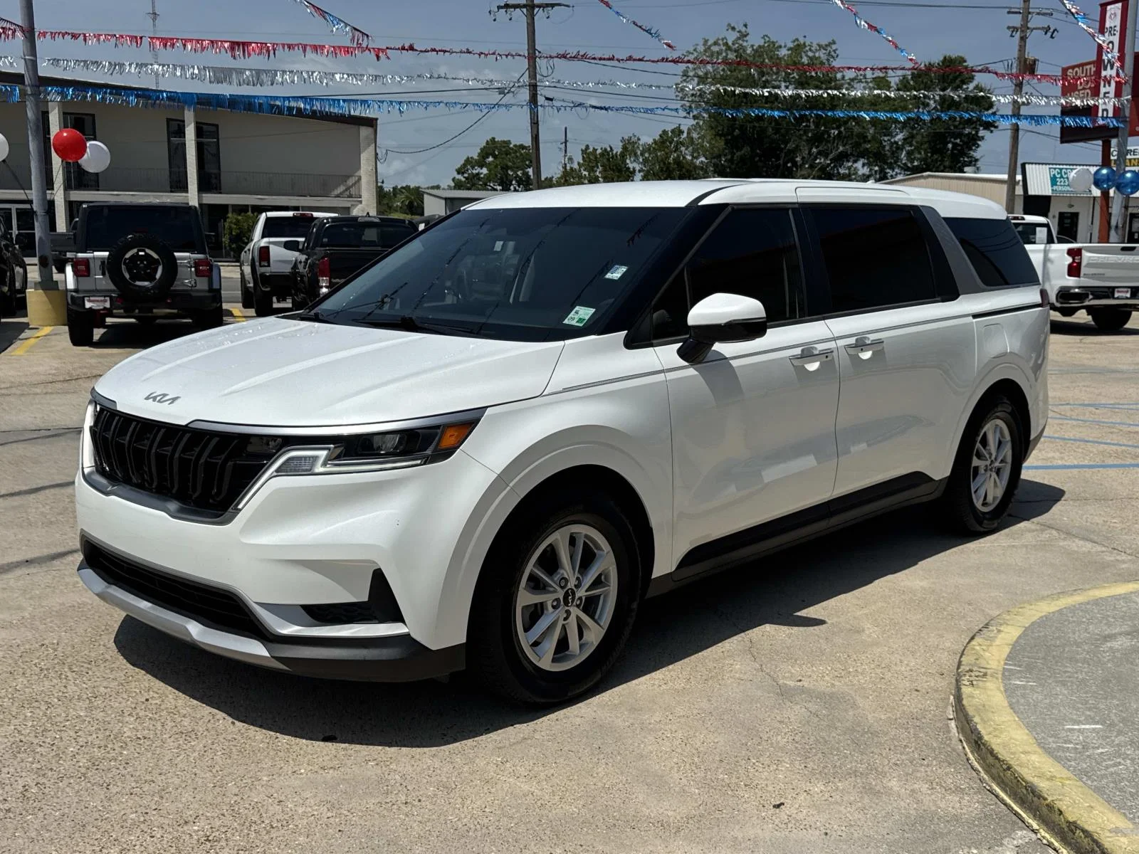 Used 2024 White Kia LX image 3