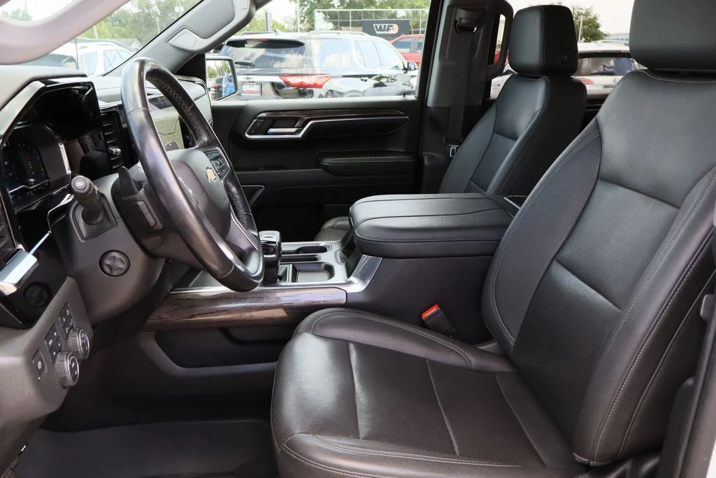 Used 2023 White Chevrolet LTZ image 22