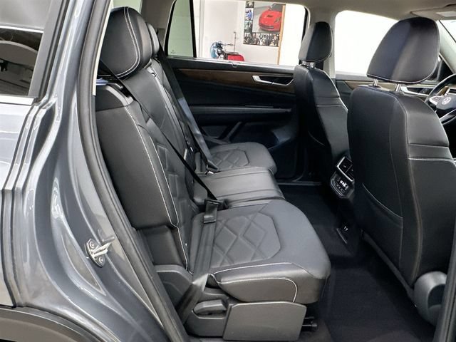 2025 Volkswagen Atlas SE w/Tech - Photo 17