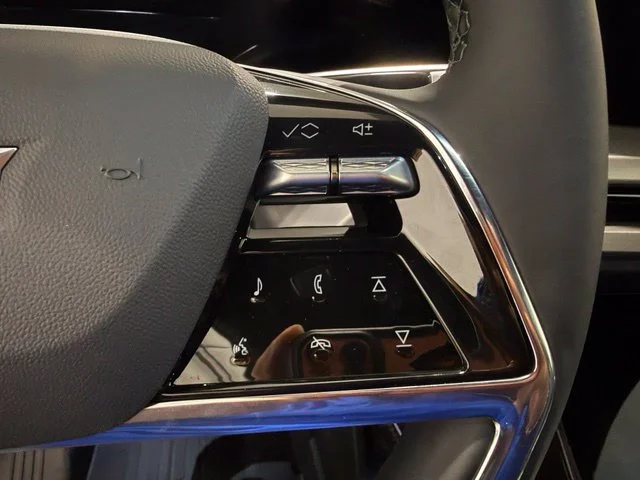 2027 Cadillac VISTIQ Sport - Photo 13