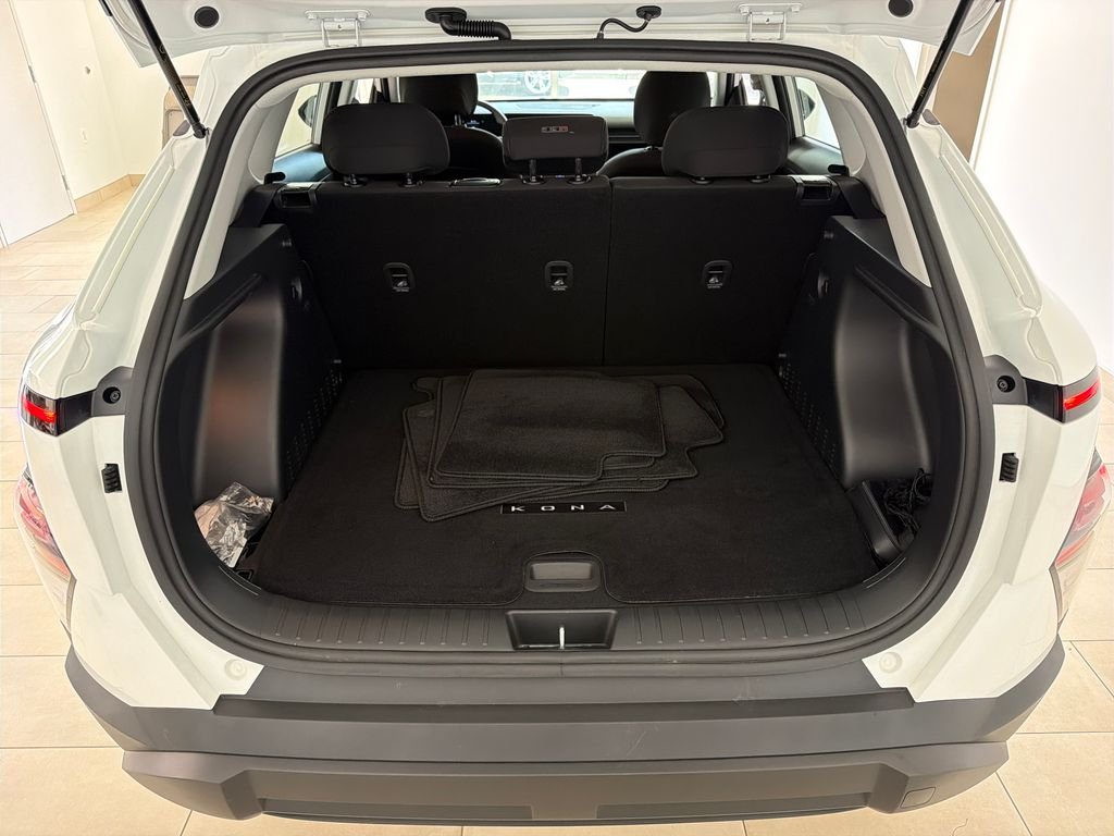 Used 2026 White Hyundai SE image 29