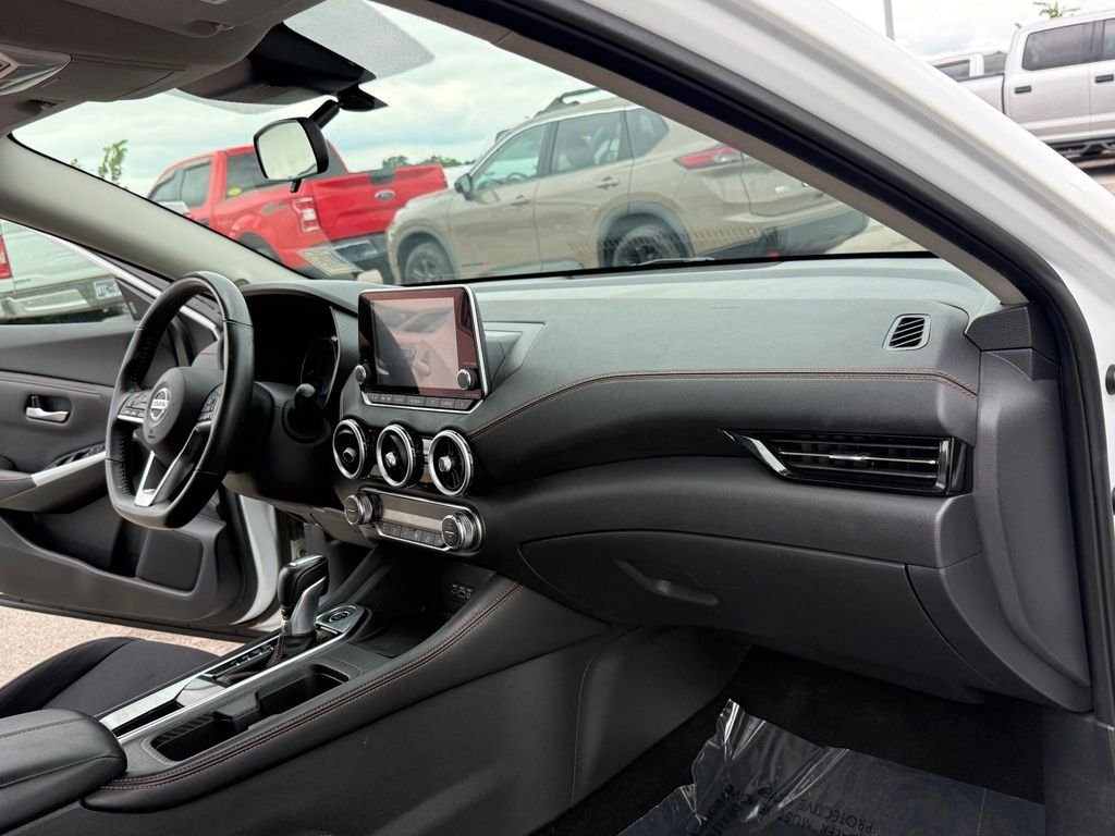 Used 2021 White Nissan SR image 17