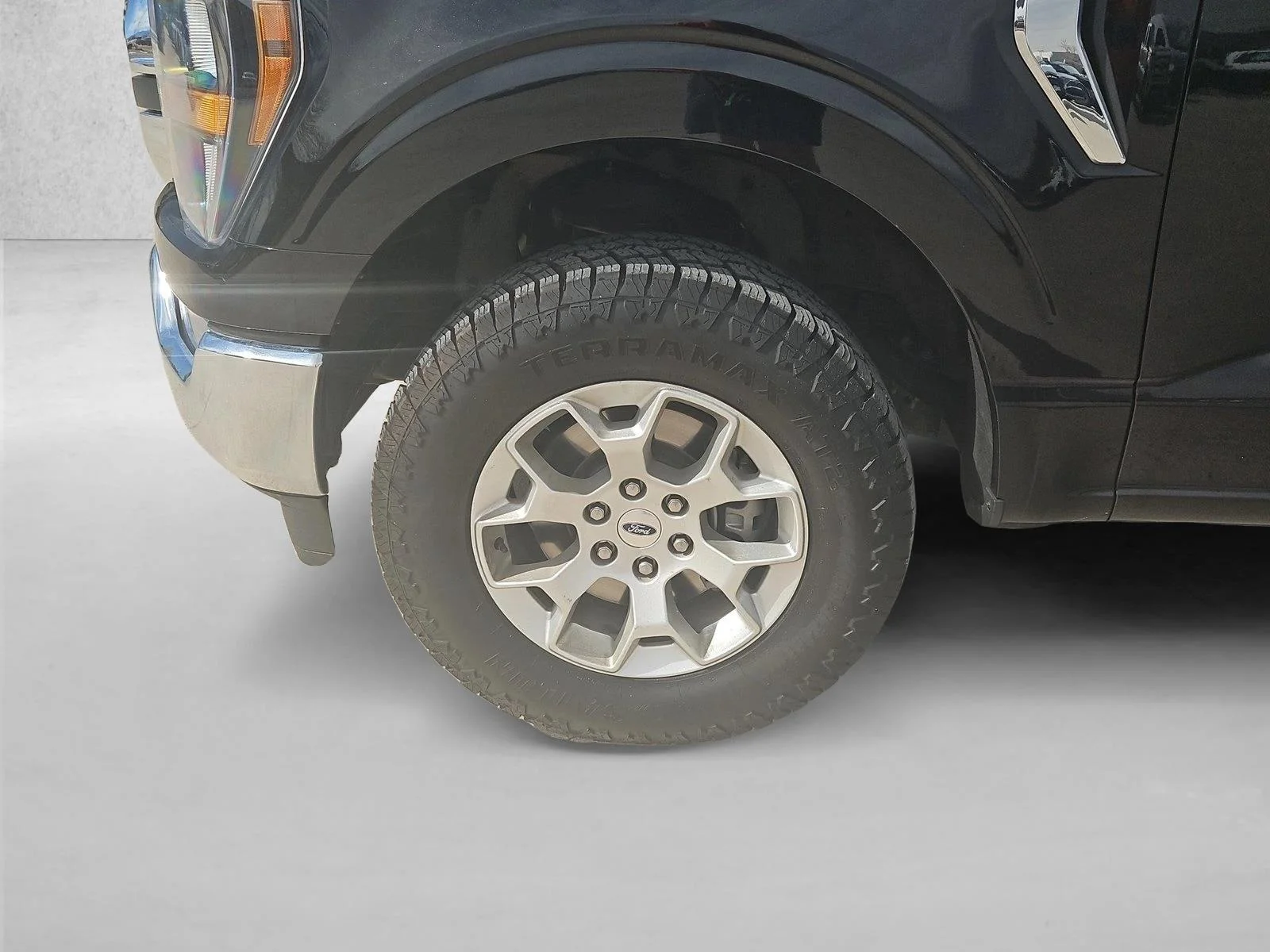 Certified Used 2023 Agate Black Metallic Ford XLT image 22
