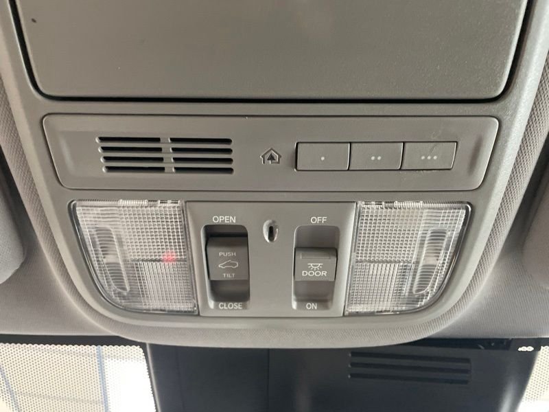 Used 2021 White Honda EX-L image 31