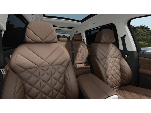 New 2027 Sparkling Copper Metallic BMW xDrive40i image 11