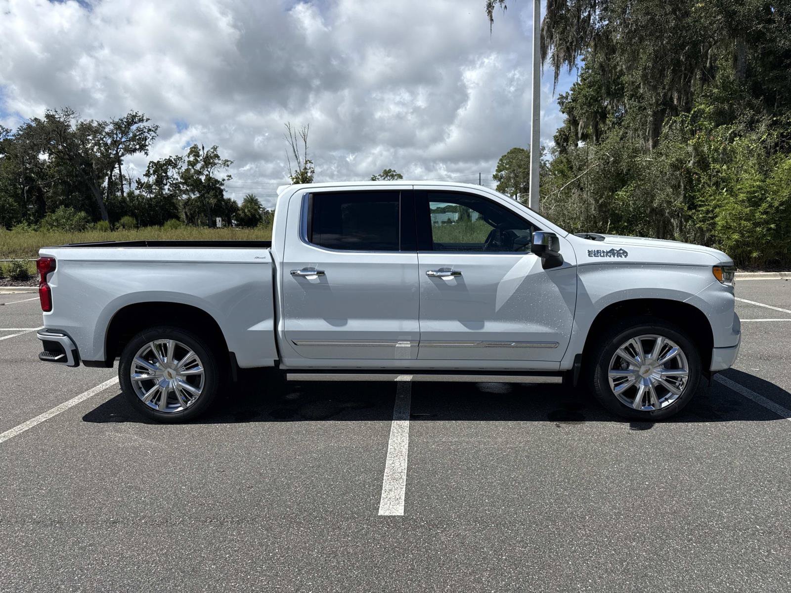 2026 Chevrolet Silverado 1500 High Country - Photo 2