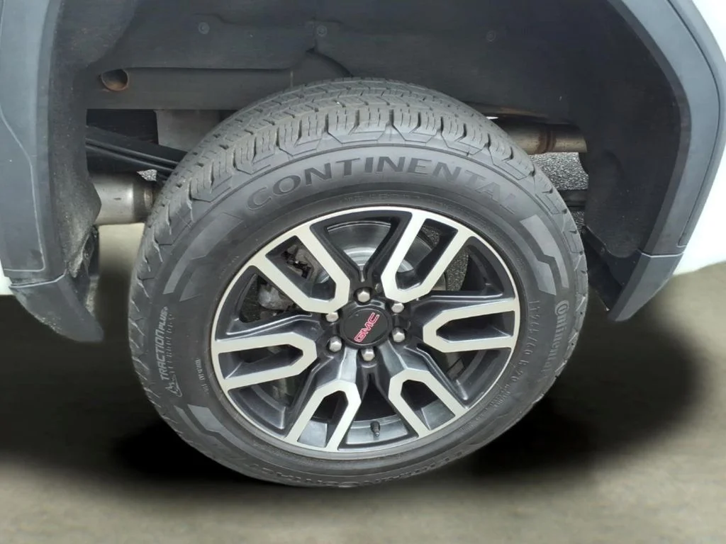Certified Used 2022 White GMC AT4 image 34