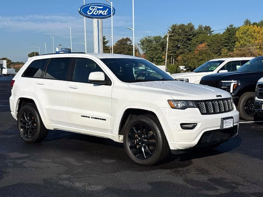 Used 2018 Bright White Clearcoat Jeep Altitude image 1