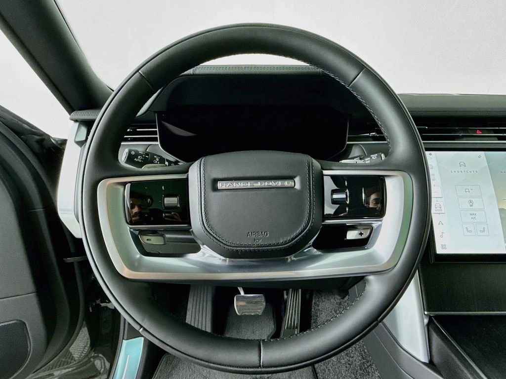 New 2026 Santorini Black Land Rover SE image 12