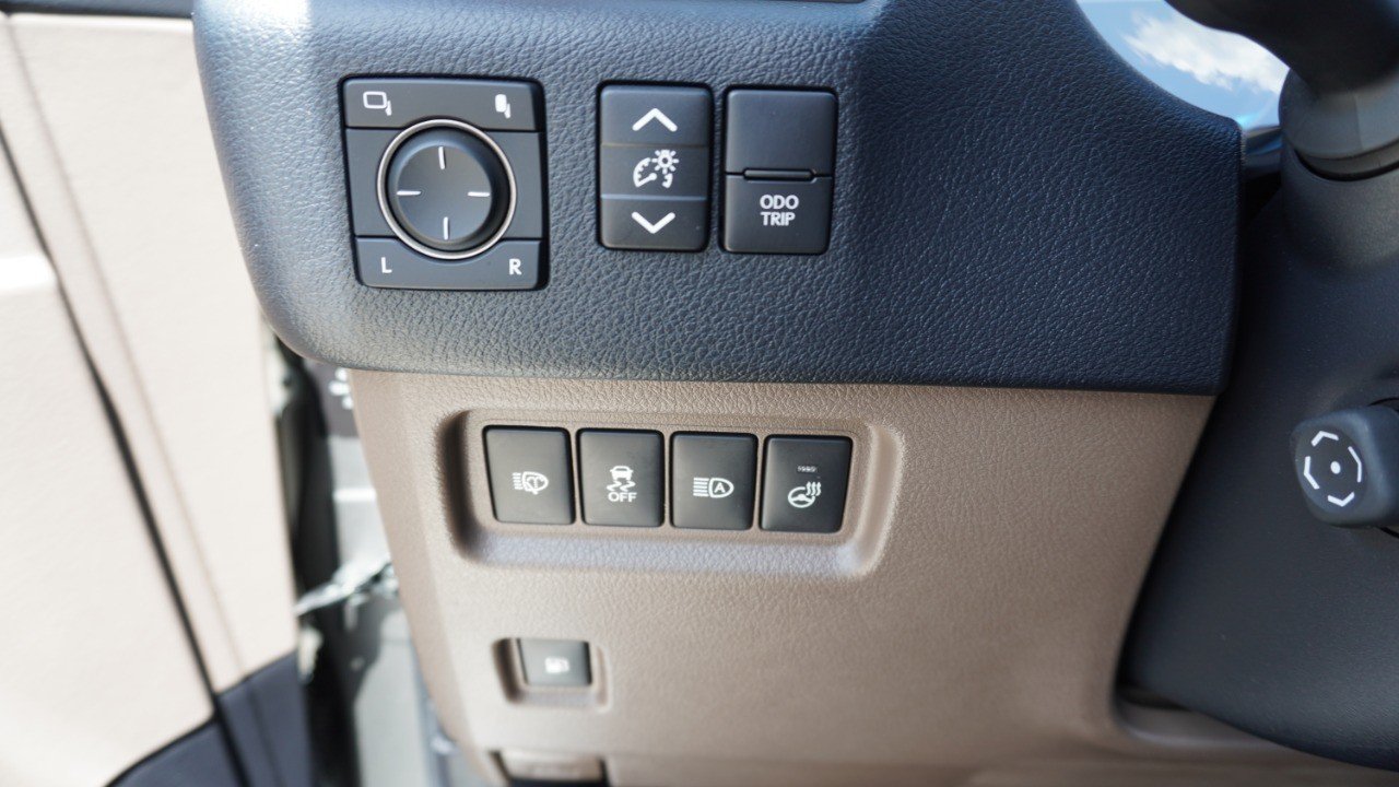 Certified Used 2021 ATOMIC SILVER Lexus GX 460 Premium image 22