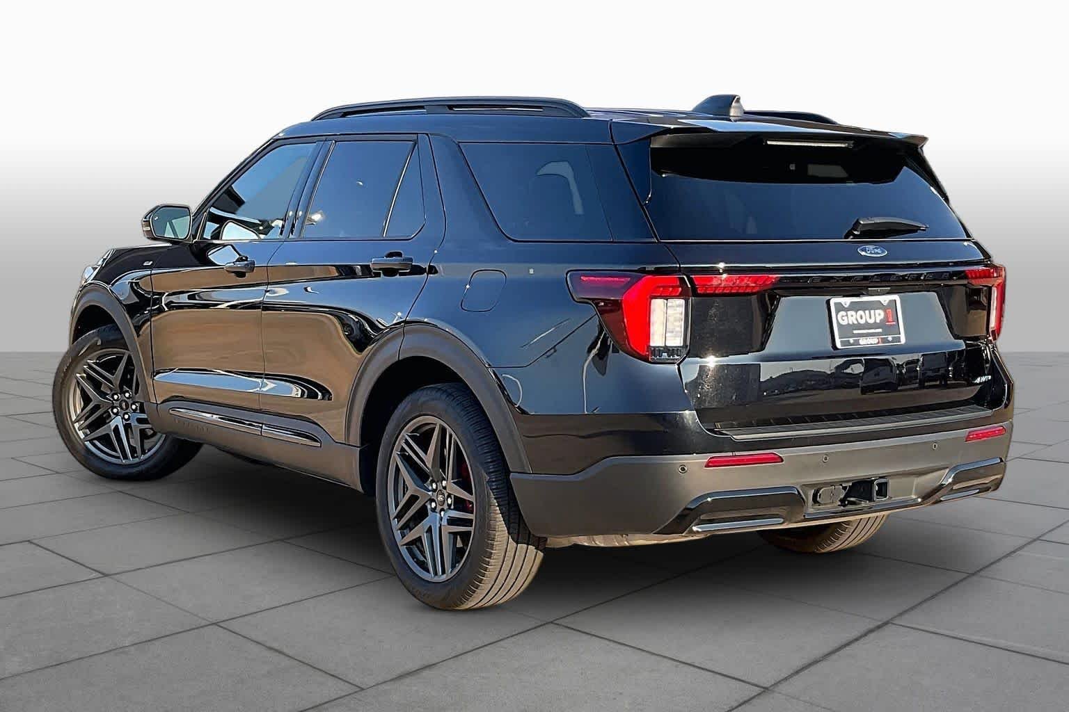 Used 2025 Agate Black Ford ST-Line image 25