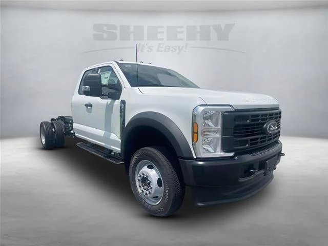 New 2026 Oxford White Ford F-450® XL image 2