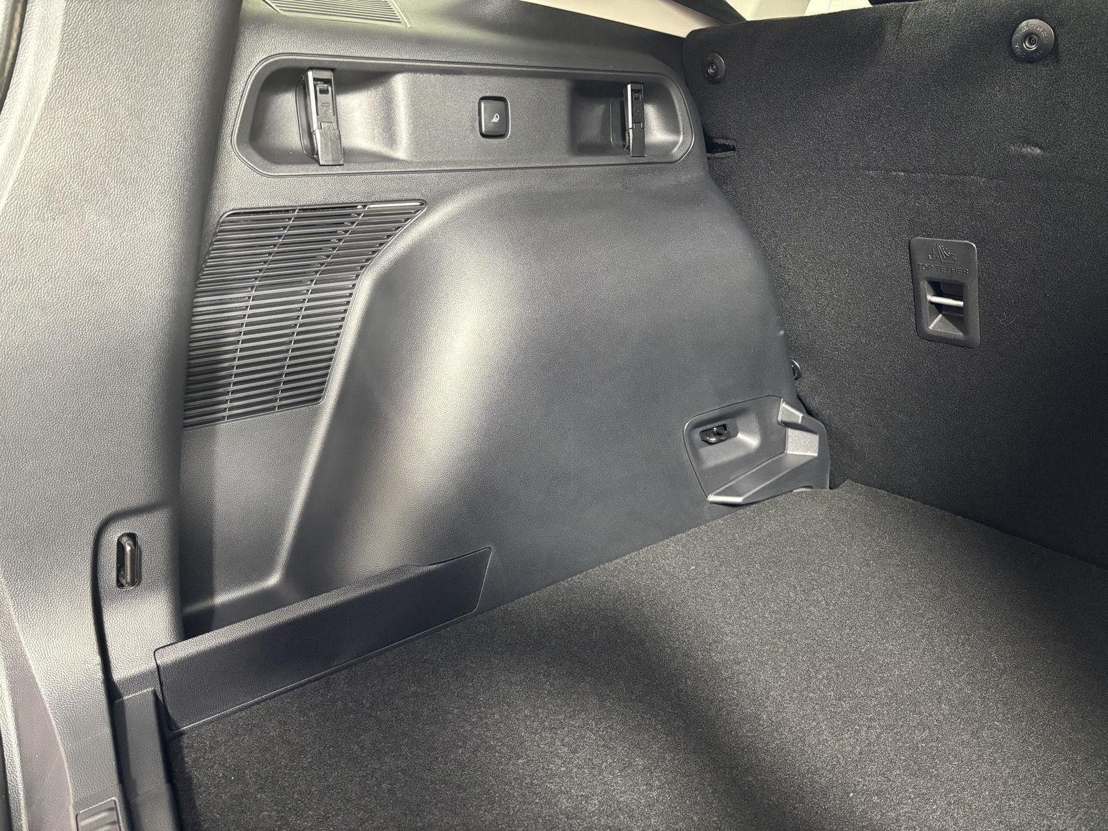 New 2025 Velocity Blue Metallic Ford Outer Banks® image 56