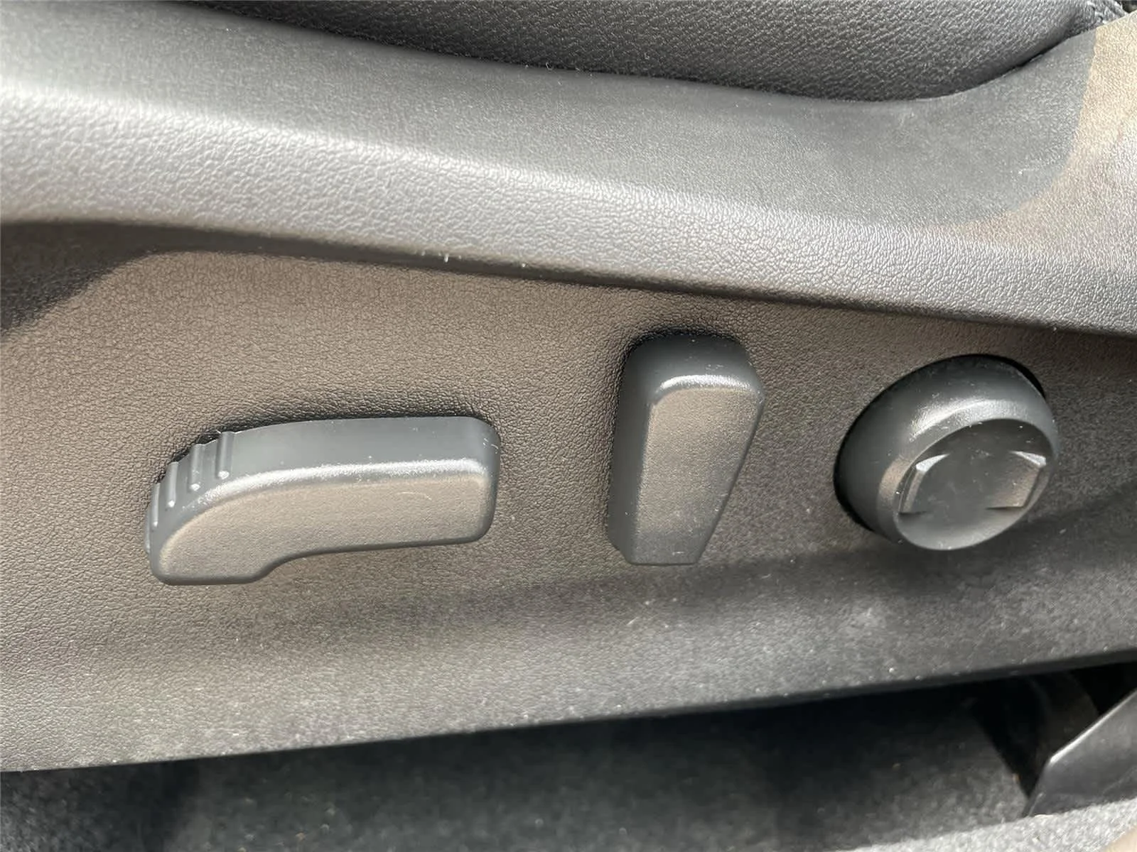 Used 2020 Magnetite Gray Metallic Subaru Premium image 13