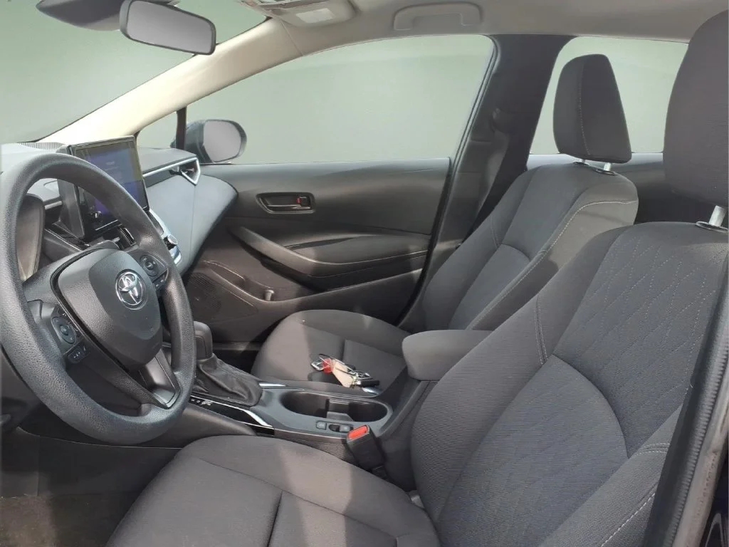 Used 2023  Toyota LE image 7