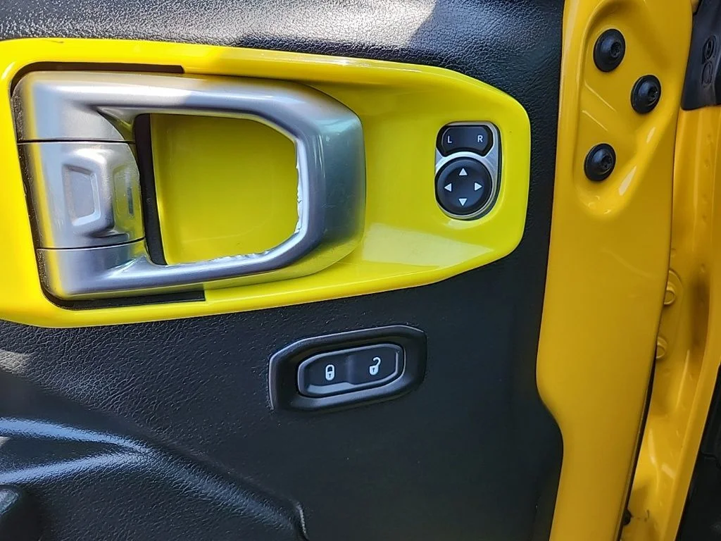 Used 2020  Jeep Unlimited Sport S image 11