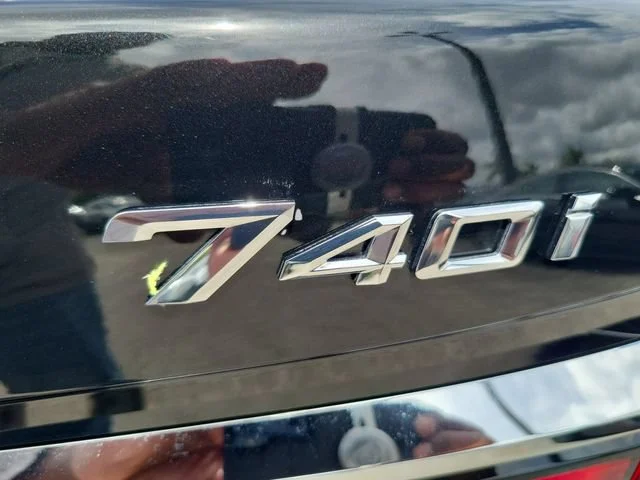 Used 2025 Black BMW 740i image 34