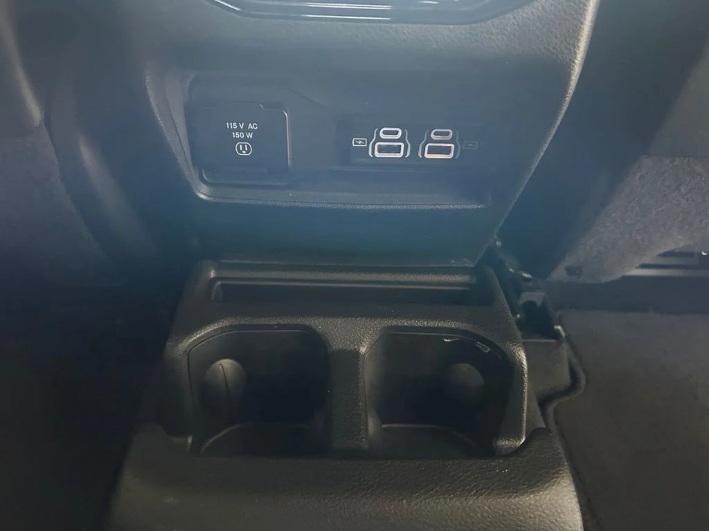 Used 2024 White Jeep Limited image 29