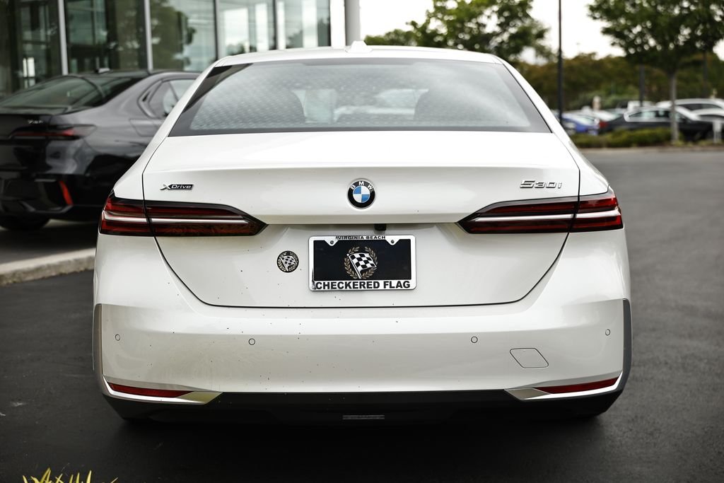New 2027 Mineral White Metallic BMW 530i xDrive image 10