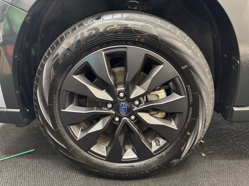 Used 2025 Silver Subaru Onyx Edition image 12