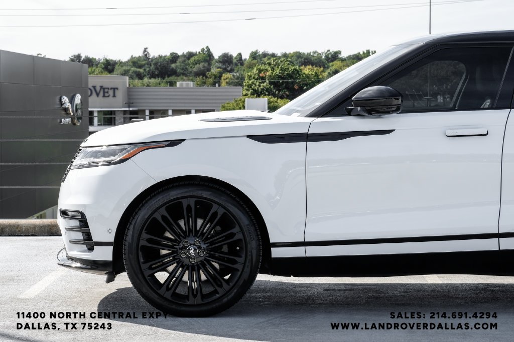 Certified Used 2026 White Land Rover Dynamic SE image 10