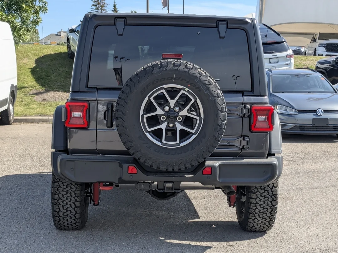 New 2026 Grey Jeep Rubicon - - 4x4 - Nappa Leather - Freedom Top Hardtop - 8- Speed Auto - Remote Start & More! image 7