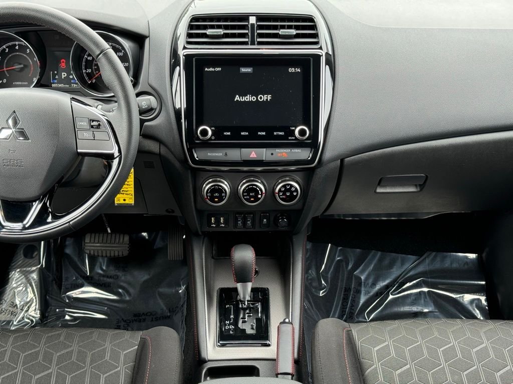 Used 2025  Mitsubishi 2.0 Trail Edition image 32