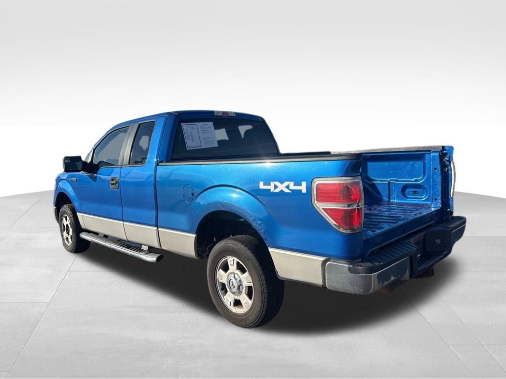 2011 Ford F-150 XLT photo 2