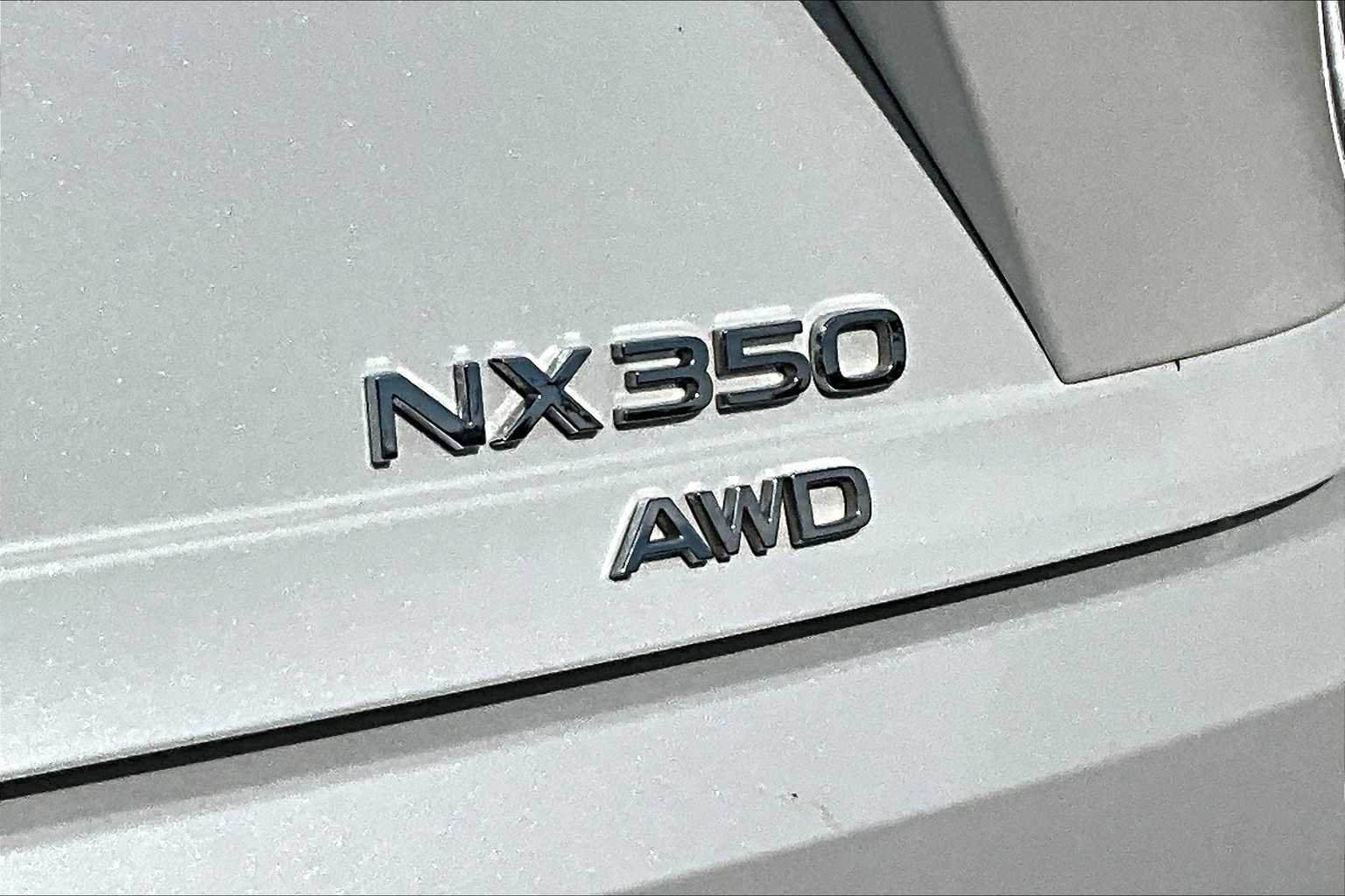 Used 2024 Eminent White Pearl Lexus Premium image 29