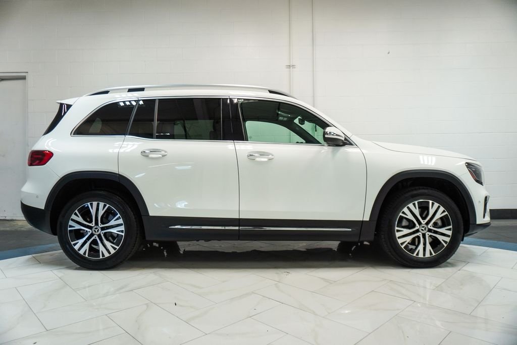 Used 2025 White Mercedes-Benz GLB 250 image 31